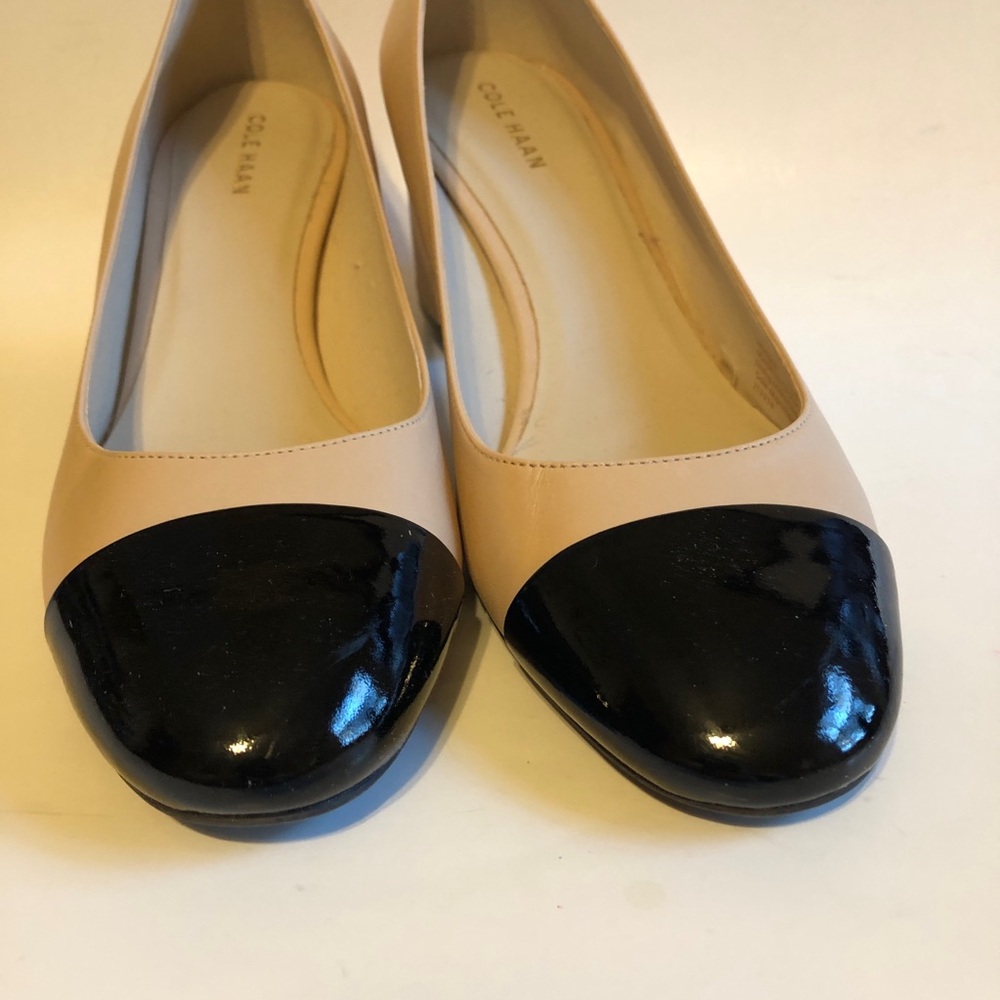 NWOT Sz 7.5 Cole Haan Dawna Grand Pump Nude & Black Patent Toe - Picture 8 of 16